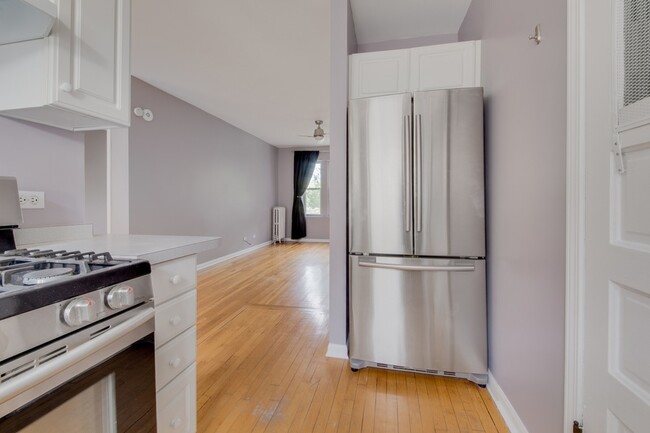 Building Photo - 3801 W Cullom Avenue Unit 38012