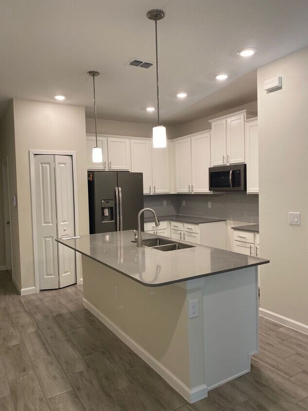 Foto del edificio - Townhome for Rent