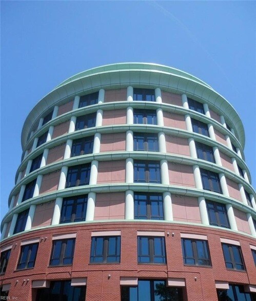 Building Photo - 415 St Pauls Blvd