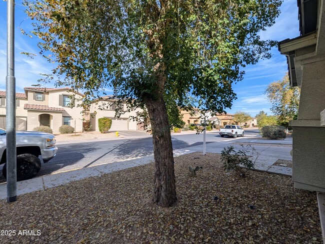 Foto del edificio - 6455 W Orchid Ln