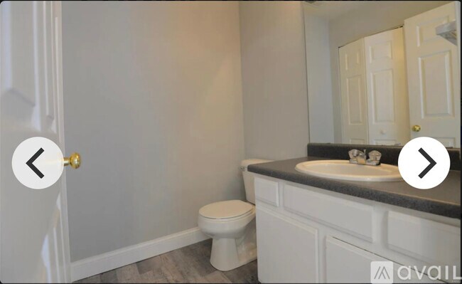 Foto del edificio - 5341 Lakewood Terrace