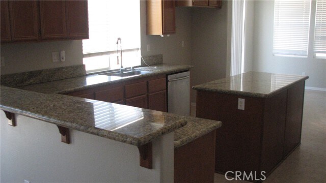 Building Photo - 622 Groveside Dr