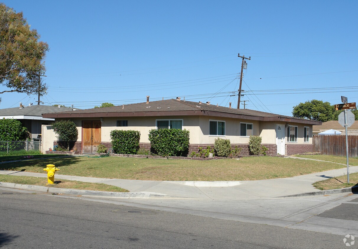 Foto principal - 4430 Terrace Ave