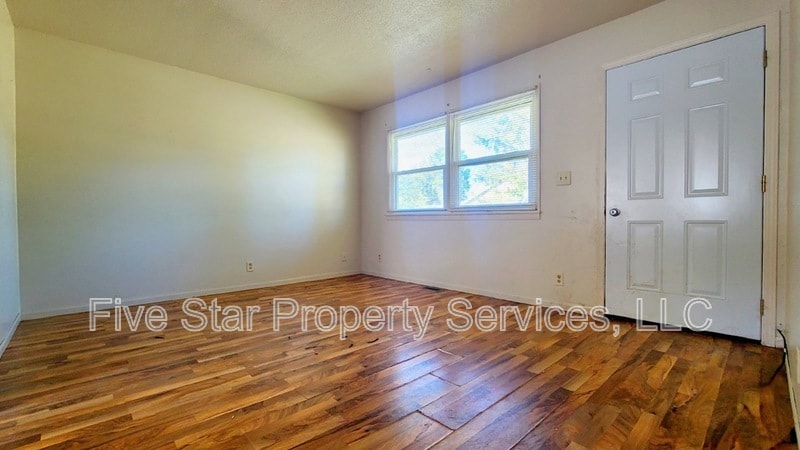 Foto principal - 404 E Madison St