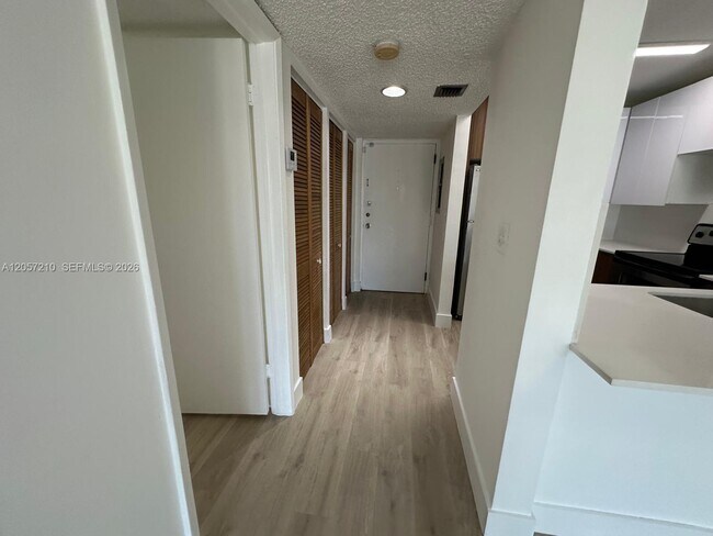 Foto del edificio - 8000 SW 149th Ave