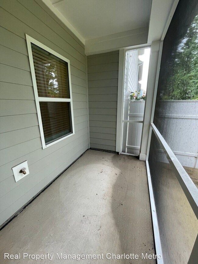 Building Photo - 3 br, 2.5 bath House - 1114 Streamside Lane
