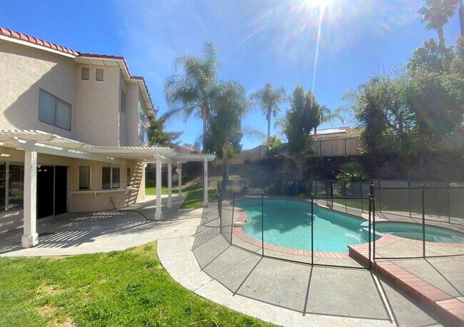 Foto del edificio - Wolf Valley Estates - Pool and Spa - Pets ...