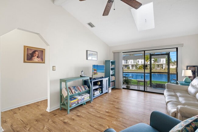 Building Photo - Waters Edge Apartments
