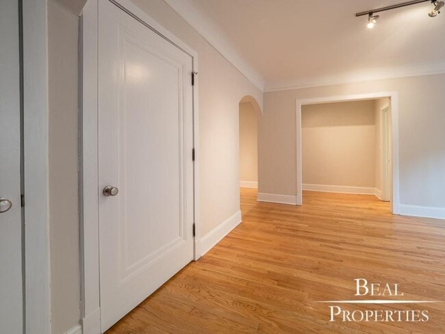 Building Photo - 0 bedroom in CHICAGO IL 60647