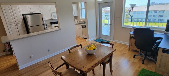 Foto del edificio - 104 Paradise Harbour Blvd