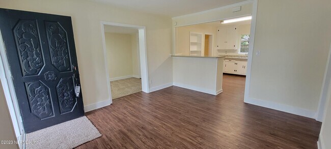 Building Photo - 5134 Ensign Ave
