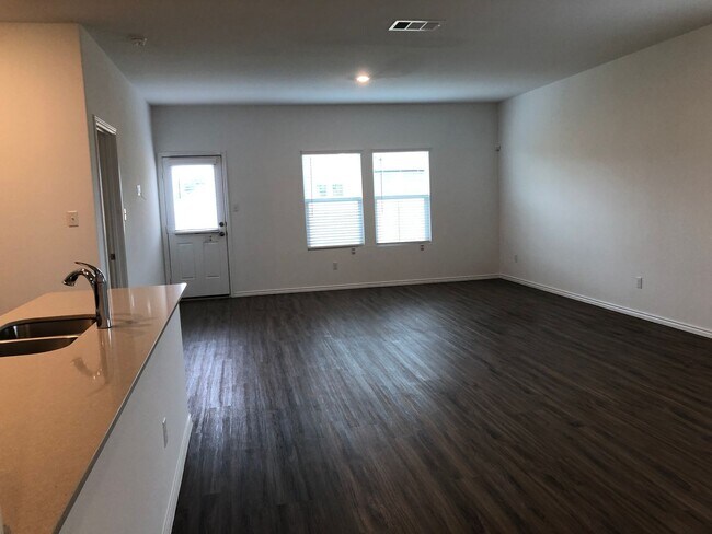 Foto del edificio - Charming 4/2 Single Story in Riverhill - G...