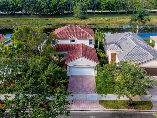 2023 SO FLO Real Estate Group 801 Tanglewood Circle Weston - 801 Tanglewood Cir