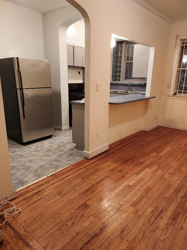 Foto del edificio - 803 E 37th St