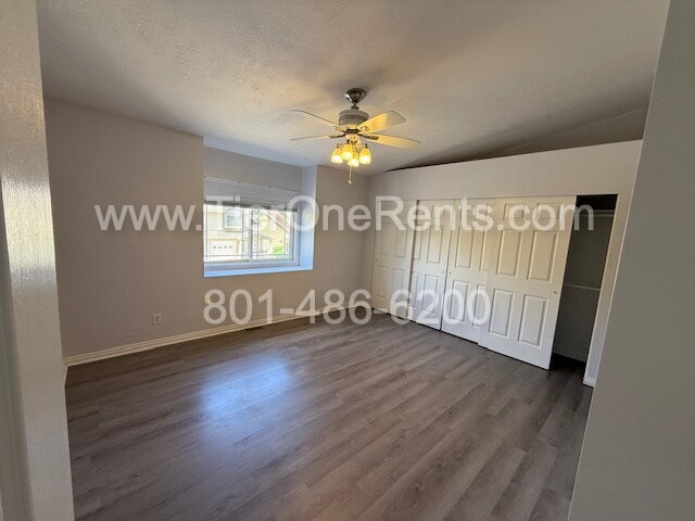 Building Photo - Move-in special: $500 off First months rent