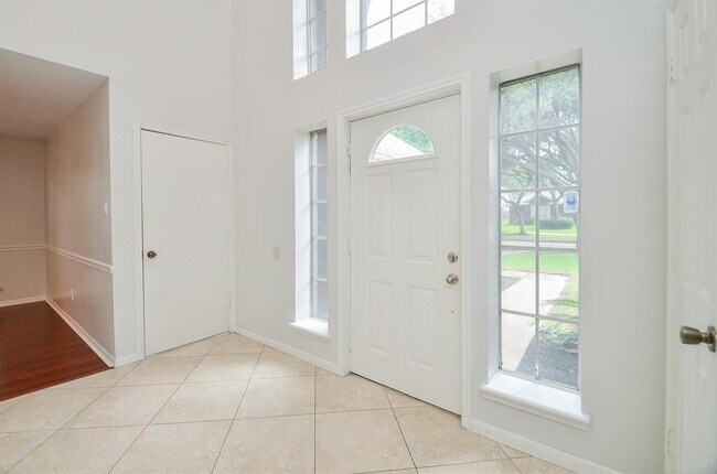 Foto del edificio - 6310 Oakburl Ln