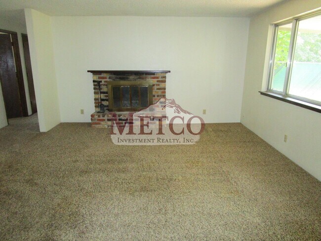 Foto del edificio - Darling 3 bedroom Springfield Home