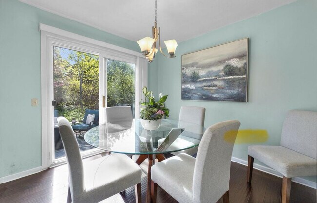 Foto del edificio - 5719 Highland Way