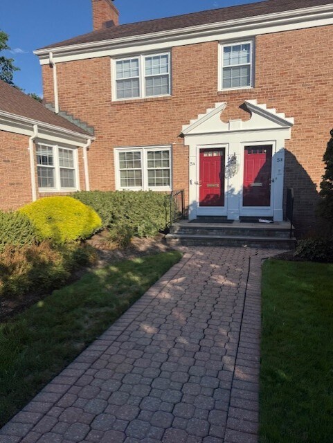 First Floor Condo Unit - 224 Prospect St