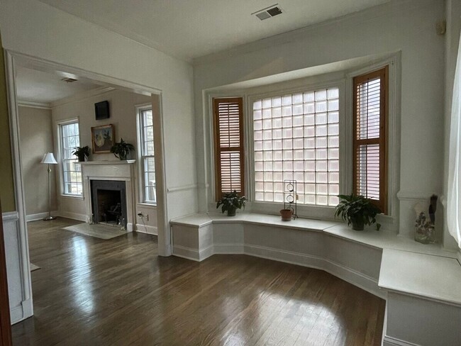 Building Photo - 3 BR/1BA | Newly Renovated Single Family Home | 1-Car Garage Parking | Patio in backyard!