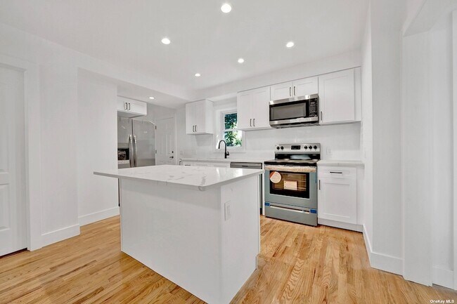 Building Photo - 1255 Westervelt Pl