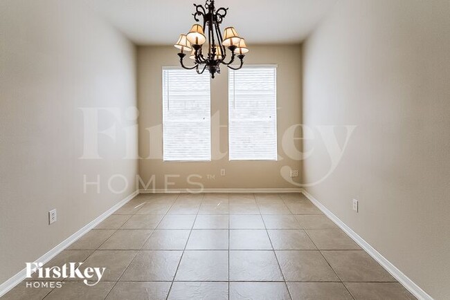 Building Photo - 2351 Village Leaf Dr