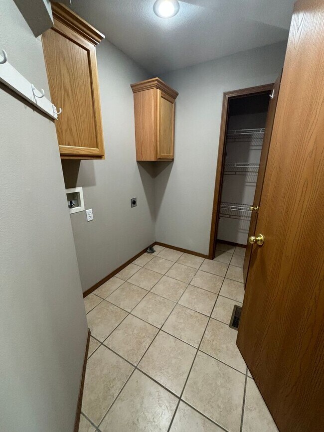 Building Photo - 4317-4319 Morgan Ct