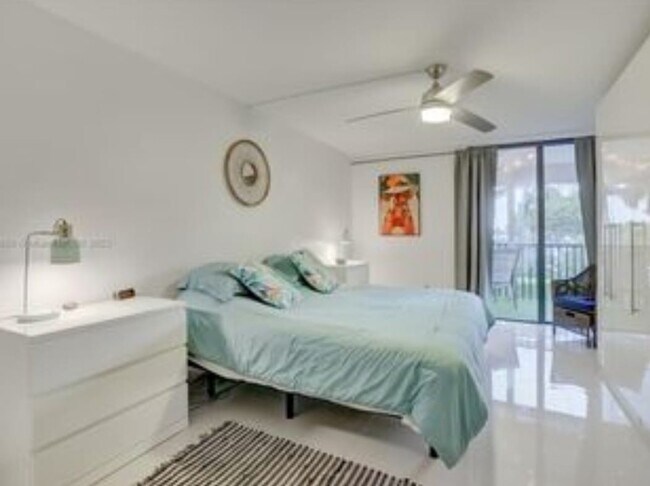 Foto del edificio - 3375 N Country Club Dr