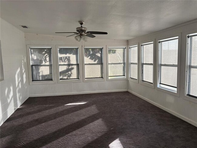 Foto del edificio - 626 Third Ave