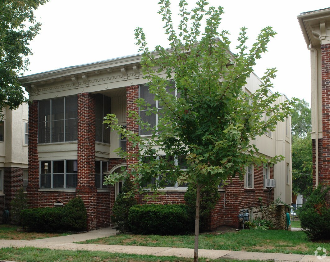 Building Photo - 5105-5107 Wyandotte St
