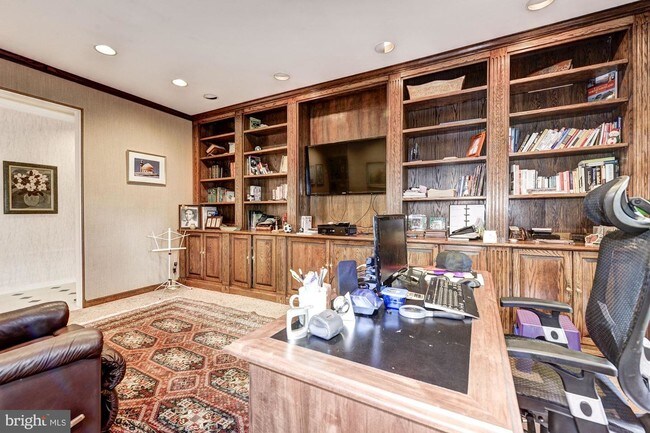 Building Photo - 8613 Chateau Dr