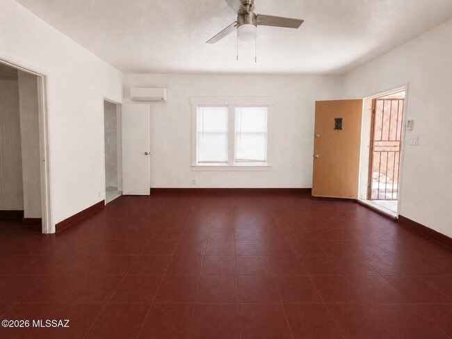 Building Photo - 2955 N Cherry Ave