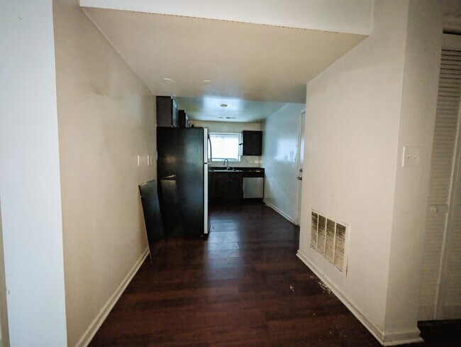 Foto del edificio - 2530 W Fitch Ave