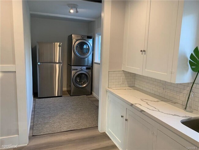 Building Photo - 3 br, 1 bath House - 624 Stanley Ave