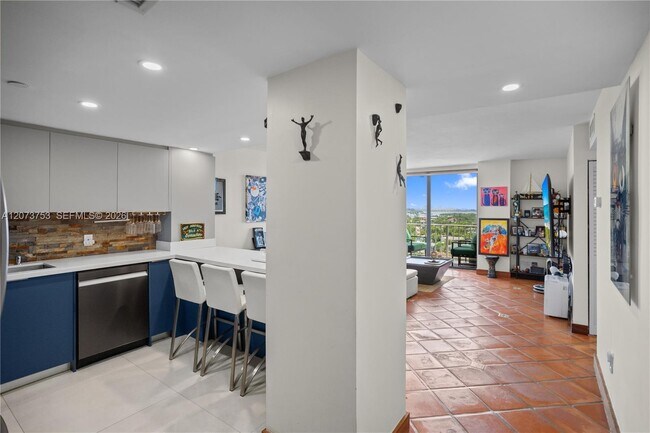 Foto del edificio - 2350 NE 135th St