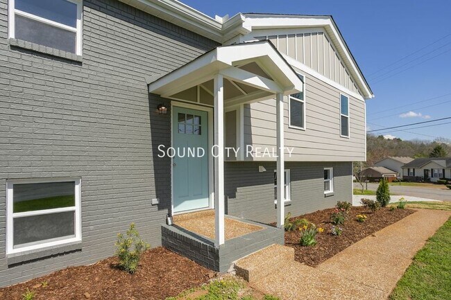 Foto del edificio - 1608 Autumn Ridge Dr