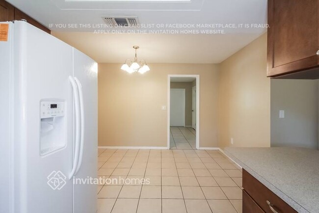 Foto del edificio - 3403 Cambridge Dr W