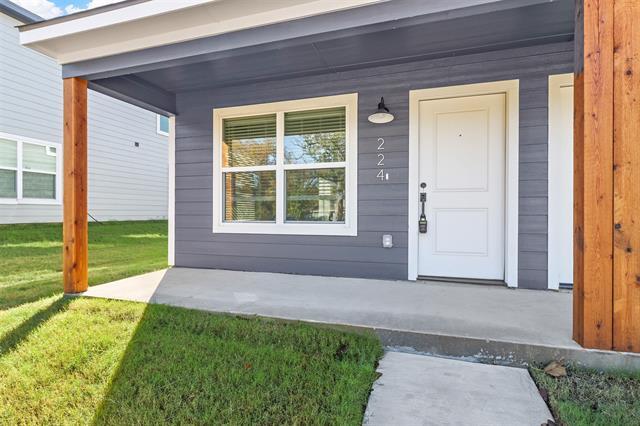 Building Photo - 224 W Bond St