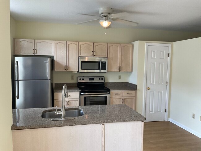 Foto del edificio - 565 Newfield St