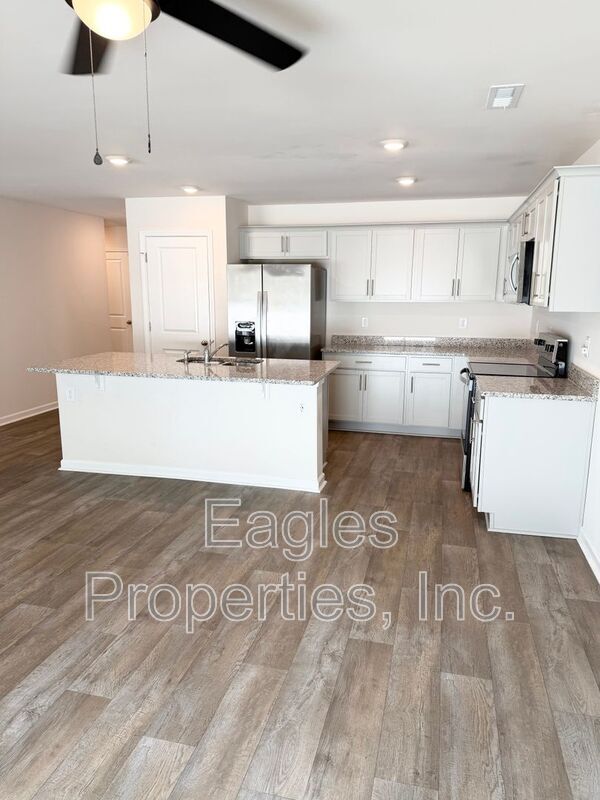 Building Photo - 1423 N Wilshire Ct