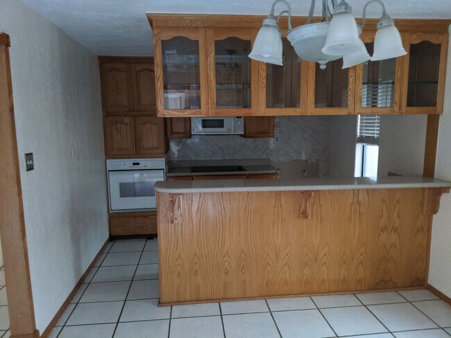 Foto del edificio - Clean Home Ready for Move In