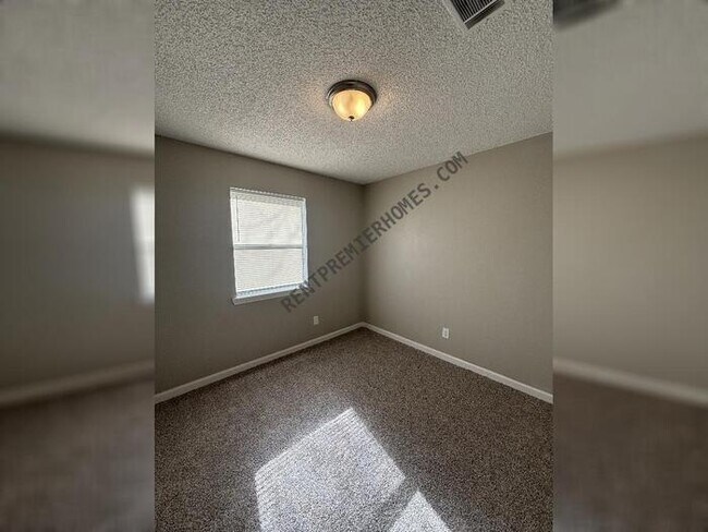 Building Photo - 1306 Ridge Rd