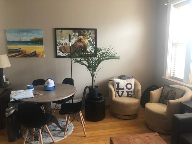 Living room - 43 Park Vale Ave