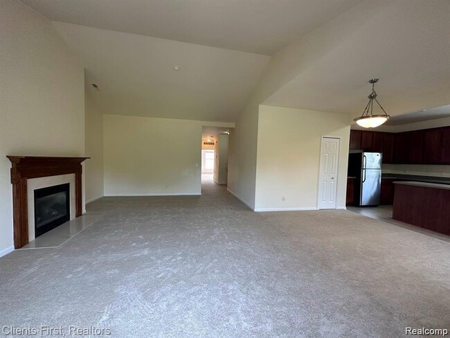 Building Photo - 2156 Pinecroft Dr