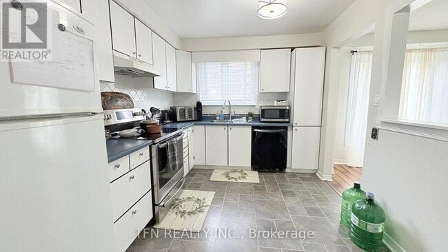 Building Photo - 301 Garden St