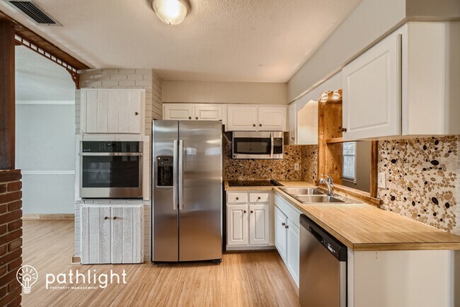 Foto del edificio - 11097 102nd Terrace, Largo, FL, 33778