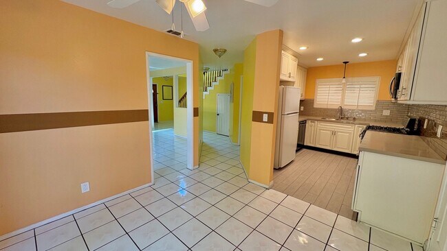 Foto del edificio - Spacious and bright Hawthorne front house