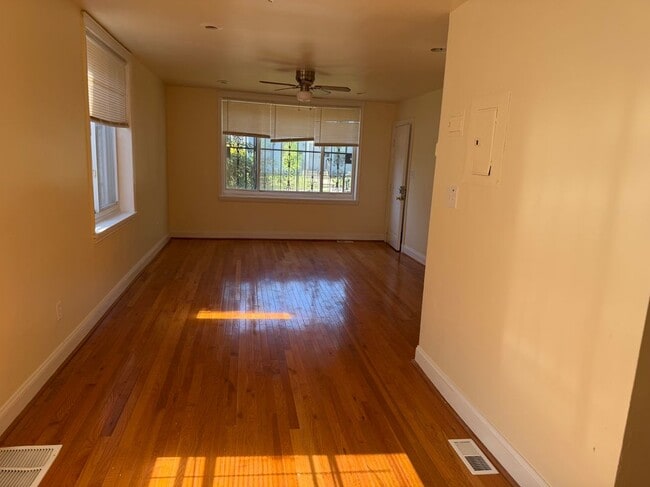 Building Photo - 59 Galveston Pl SW