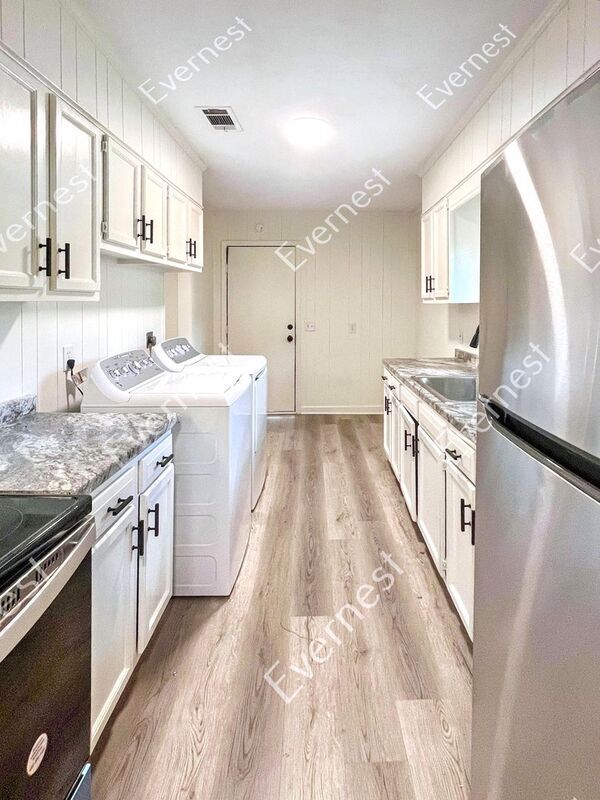 Photo - 3410 Old Brandon Rd House