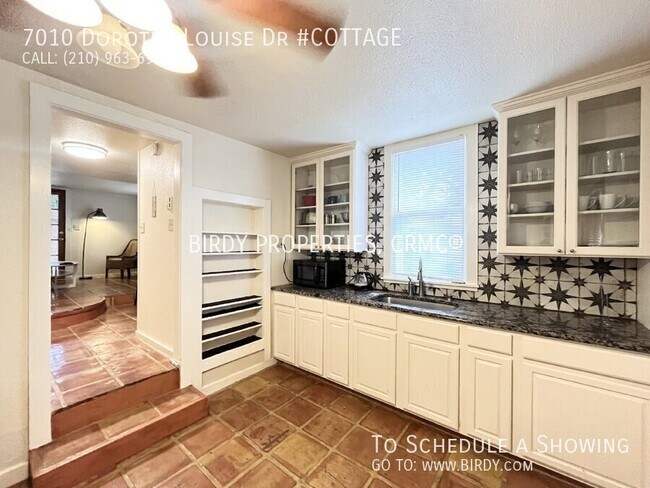 Foto del edificio - "Fully Furnished 2-Bedroom Cottage in San ...